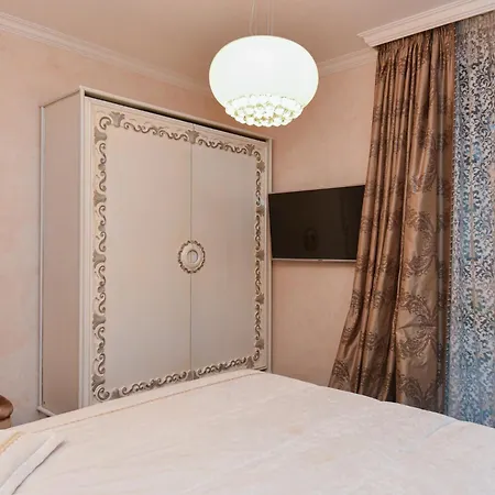 Birute Luxury 2 Bedrooms * Паланга