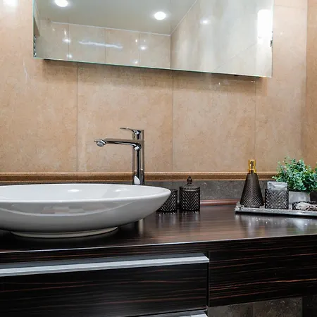 Birute Luxury 2 Bedrooms * Паланга