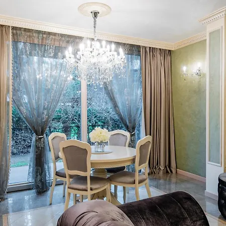 Birute Luxury 2 Bedrooms Apartment
