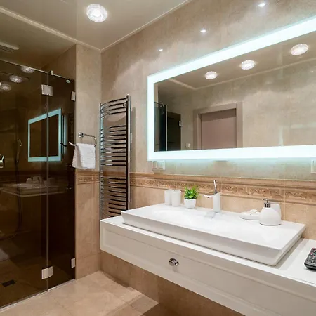 Birute Luxury 2 Bedrooms * Паланга