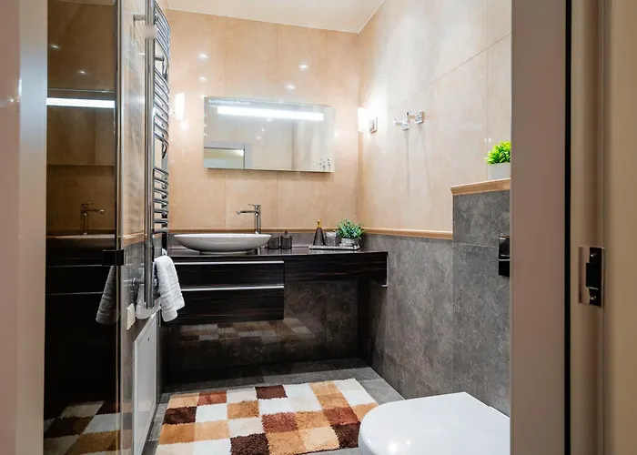 Birute Luxury 2 Bedrooms *