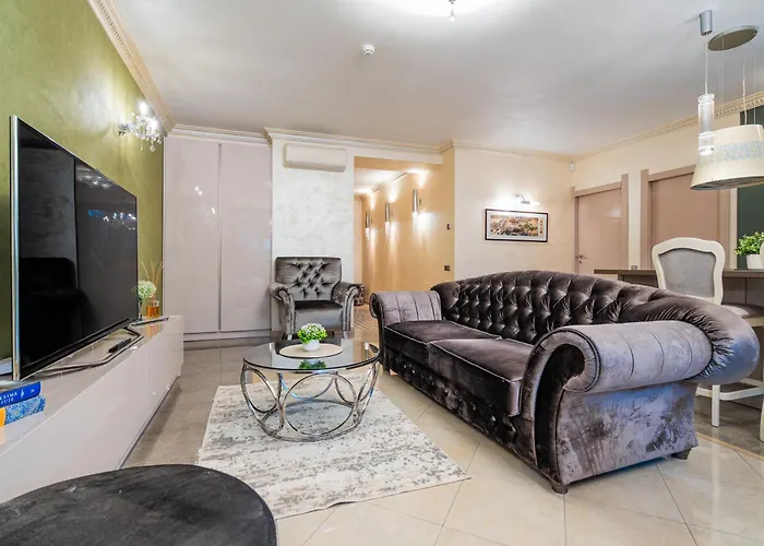 Birute Luxury 2 Bedrooms Apartment *