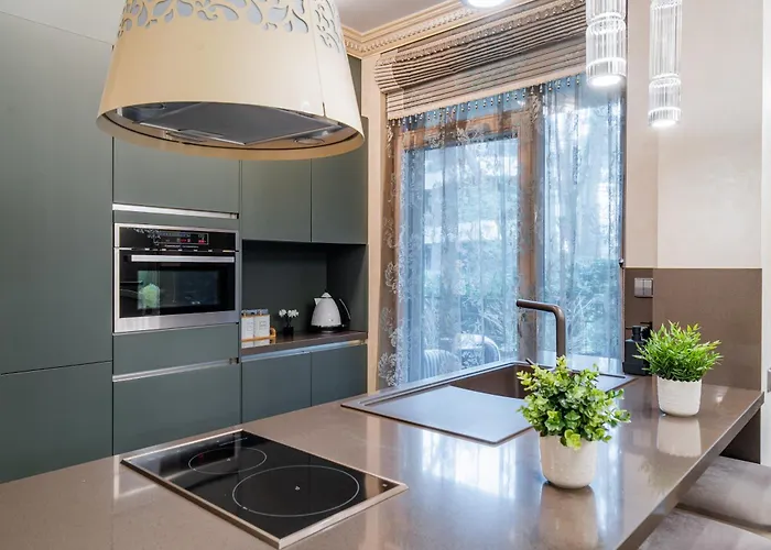 Birute Luxury 2 Bedrooms *