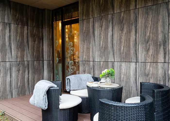 Birute Luxury 2 Bedrooms Apartment *